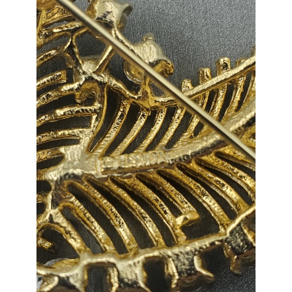 Lisner Leaf Fern Brooch and Earrings Set - Vintage Demi Parure - Signed Lisner - Picture 8 of 10